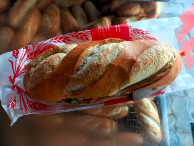 Bánh mì Lương Phan tươi ngon