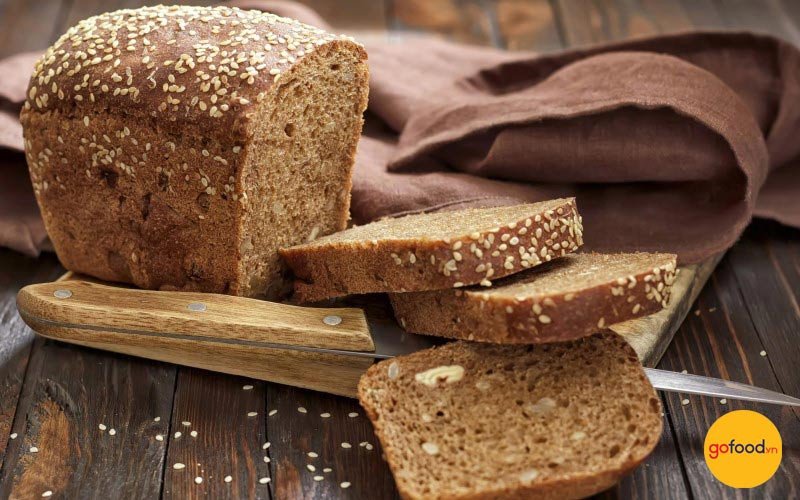 Bánh mì nguyên cám và mật ong tự nhiên, bí quyết giảm calo cho món sấy bơ mật