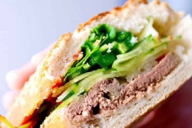 Bánh mì Pa-tê thơm ngon, hấp dẫn