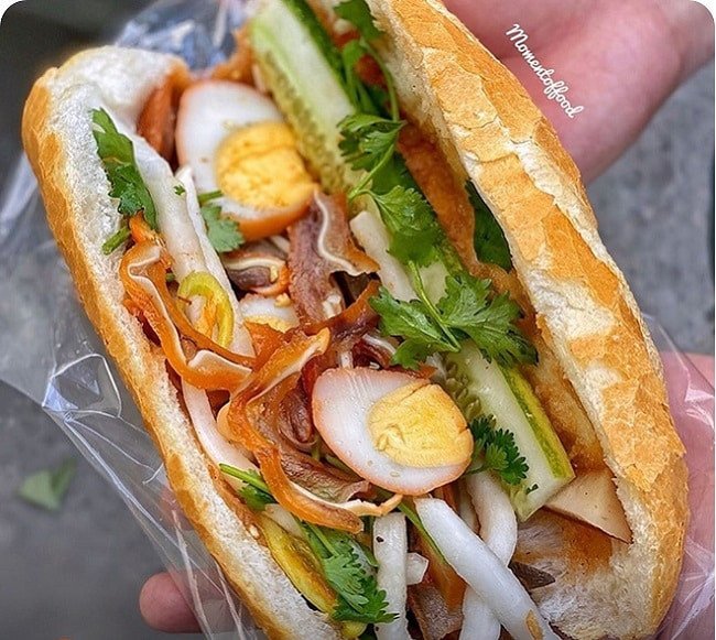 Bánh mì phá lấu 179 Xóm Chiếu
