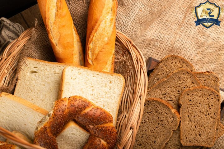 Bánh mì Pháp truyền thống với vỏ giòn rụm, hương vị mộc mạc