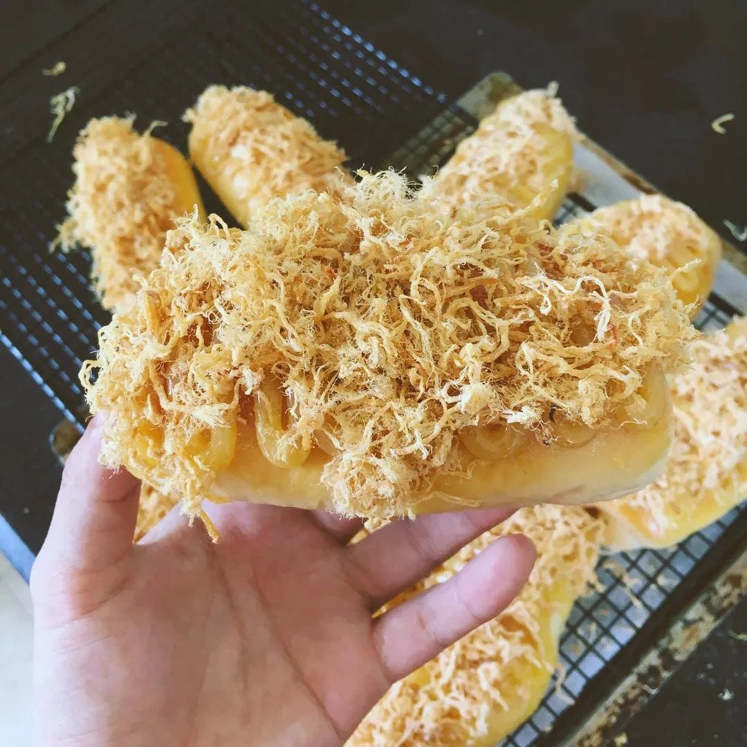 Bánh mì phô mai tan chảy tại Thoa Múp với nhân phô mai nguyên chất