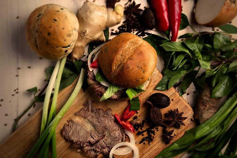 Bánh mì Phở, sự kết hợp độc đáo giữa hai biểu tượng ẩm thực Việt