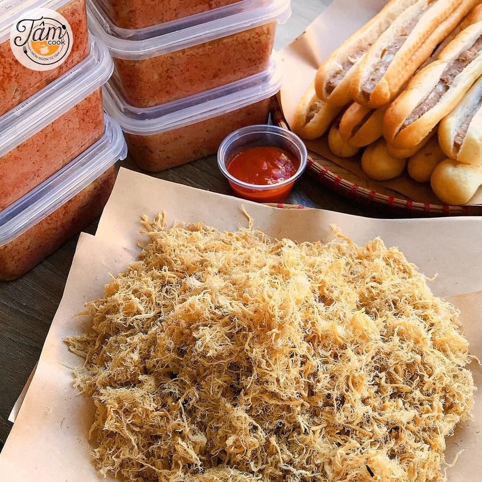 bánh mì que chất lượng pate