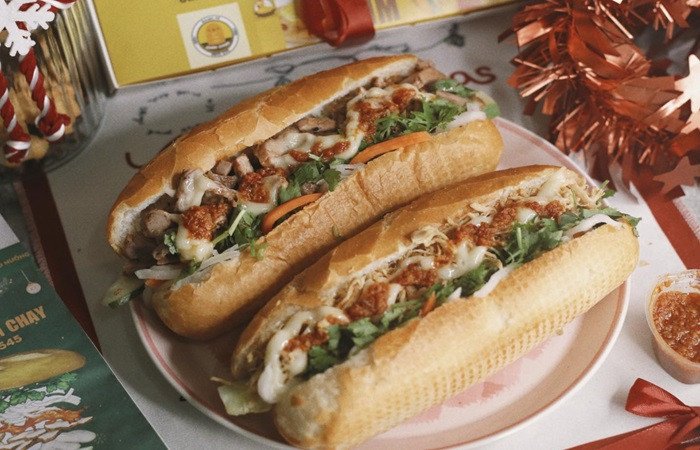 Bánh mì Sài Gòn về đêm