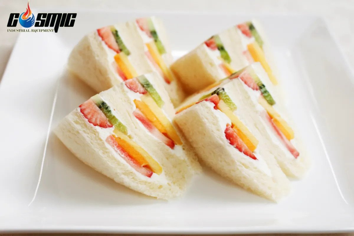 Bánh mì Sandwich kẹp kem tươi trái cây ngọt ngào