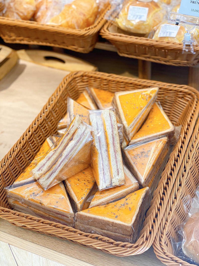 Bánh mì sandwich trong hộp kín, cách bảo quản bánh mì Otto tươi lâu.