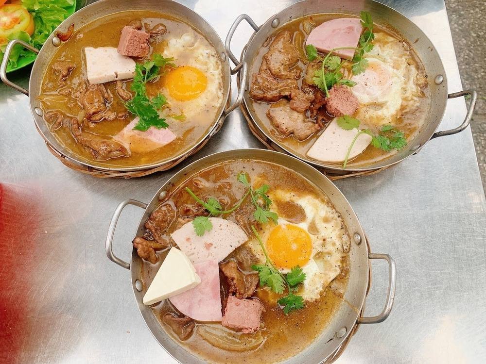 Bánh mì sốt tiêu đen cay nồng tại Hào 598