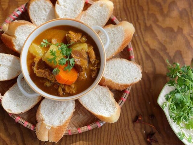 Bánh mì sốt vang Thái Thịnh