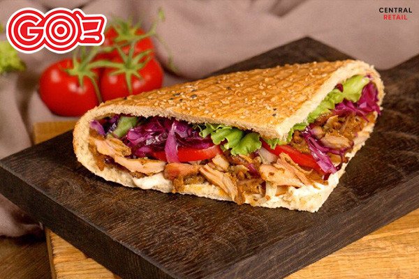 bánh mì tam giác kẹp thịt bò