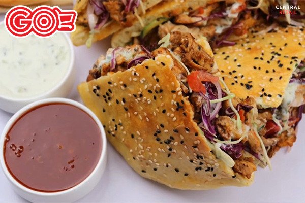 bánh mì tam giác kẹp thịt gà