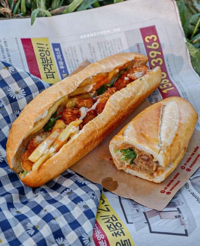 Bánh mì Thắng Đạt với đa dạng nhân và sữa đậu nành tươi ngon, một trải nghiệm ẩm thực đường phố