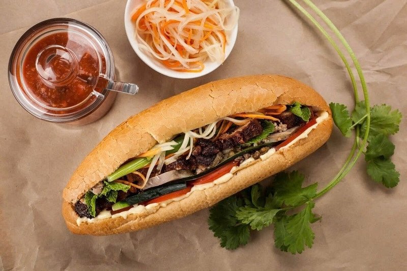 Bánh mì thập cẩm làm tại nhà với nhân tươi ngon