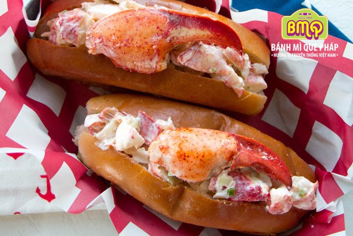 Bánh mì tôm hùm Lobster Roll - món ăn biểu tượng của ẩm thực Mỹ