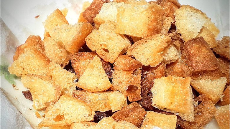 Bánh mì tóp mỡ chay giòn rụm