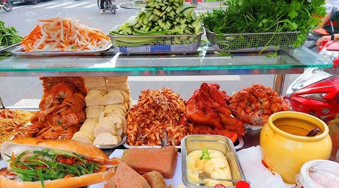 Bánh mì Tứ Hải Pleiku với hương vị thịt rim đặc trưng