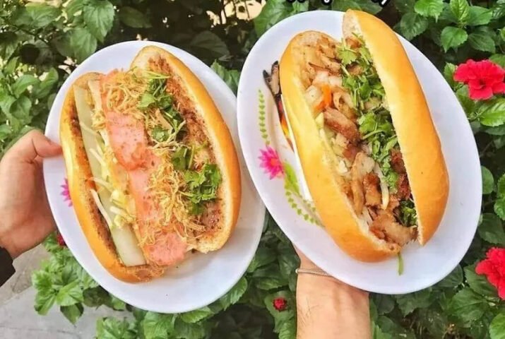 Bánh mì Việt Nam nhân thập cẩm hấp dẫn, giòn rụm