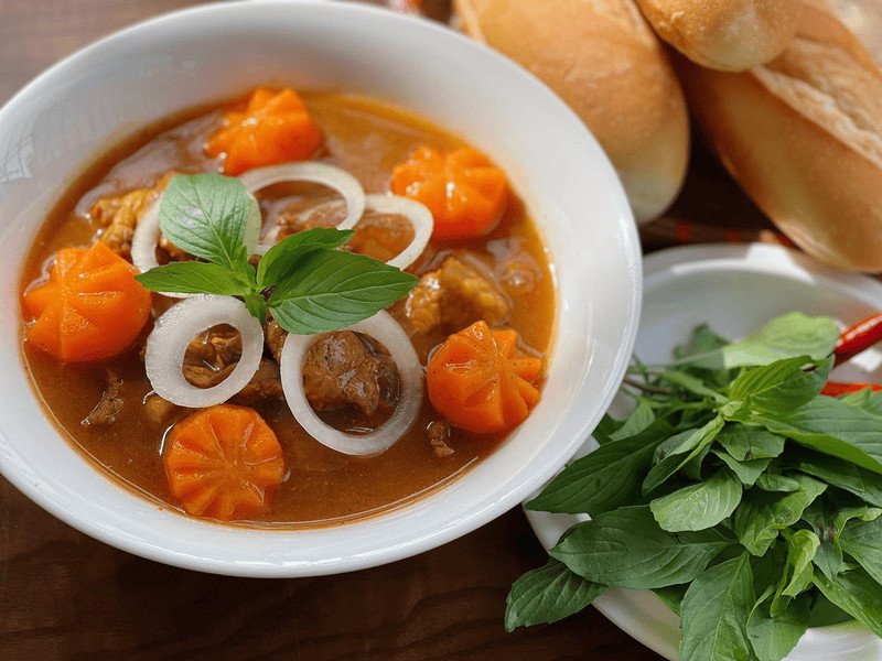 Bánh mì xíu mại Hoàng Diệu - một trong những bánh mì Đà Lạt ngon nhất