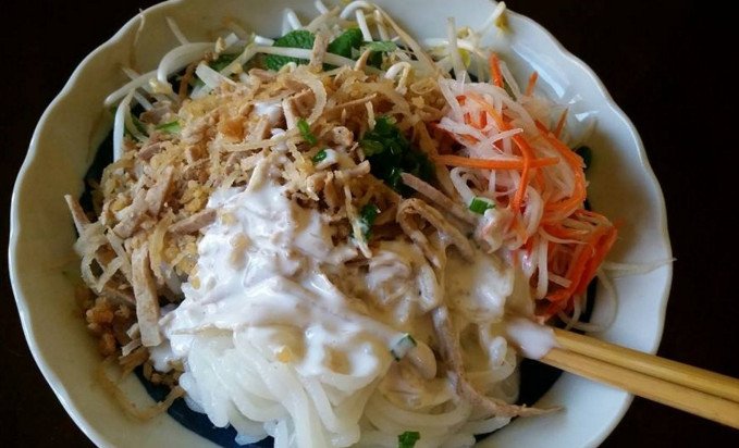 Bánh tằm bì Cần Thơ, một lựa chọn món ngon đêm khuya khác