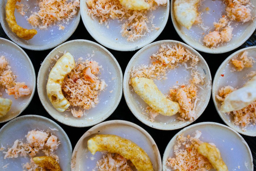 Bát bún bò Huế tại cố đô, một trong những hương vị Bourdain khám phá.