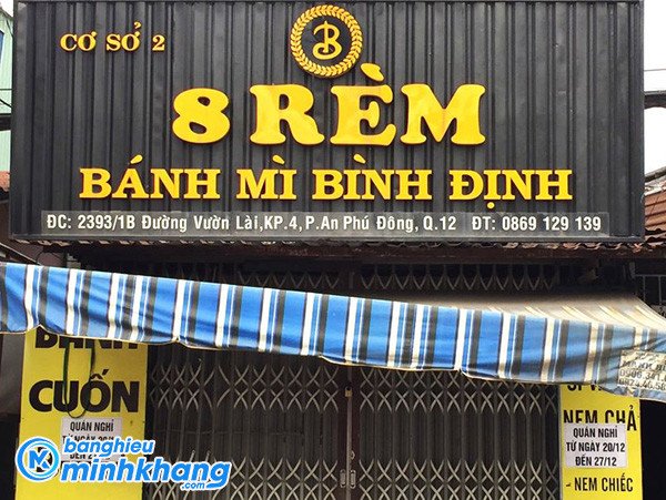 biển hiệu bánh mì 8 Rèm với kiểu chữ độc đáo