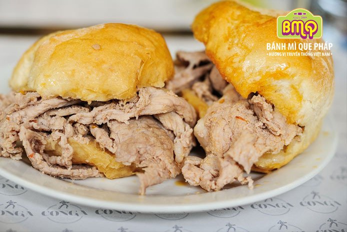 Bifana Bồ Đào Nha - bánh mì kẹp thịt bò tẩm ướp cay nồng