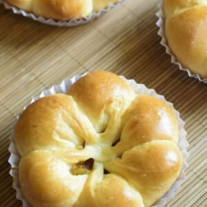 Bánh mì nhân Dứa