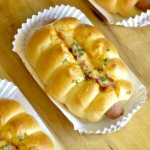 Bánh mì Xúc xích Phô mai