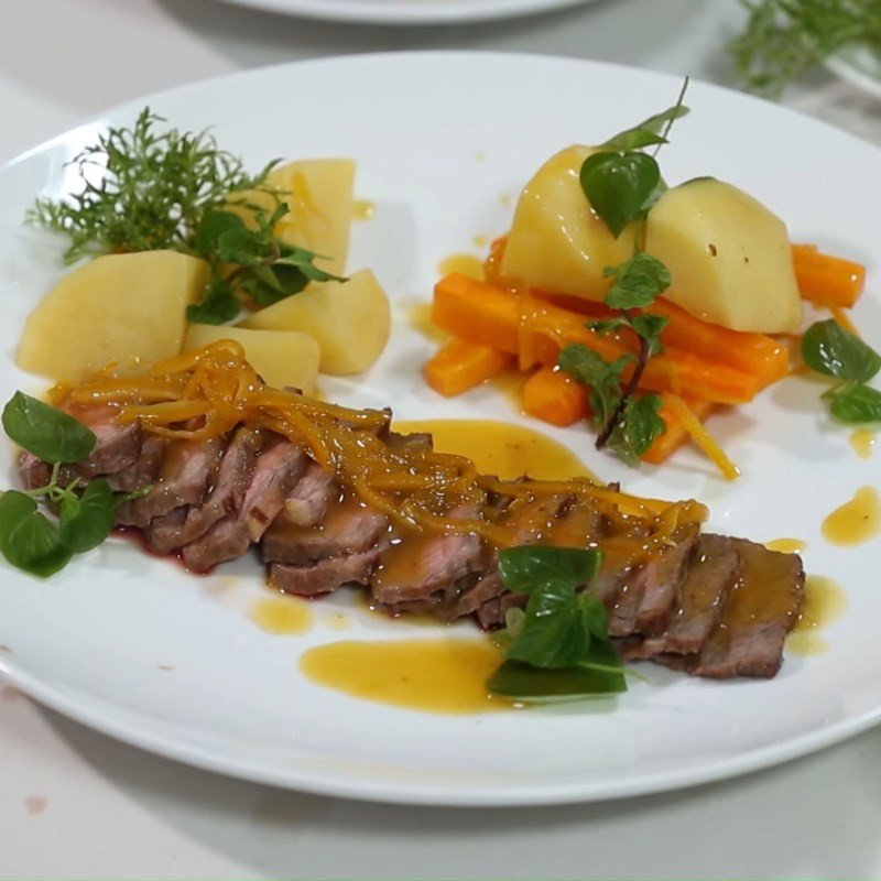 Bò sốt cam thành phẩm chấm bánh mì