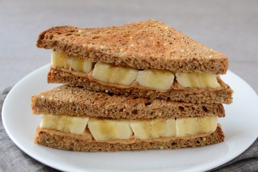 Bữa sáng bánh mì sandwich chuối nhanh gọn cho bé