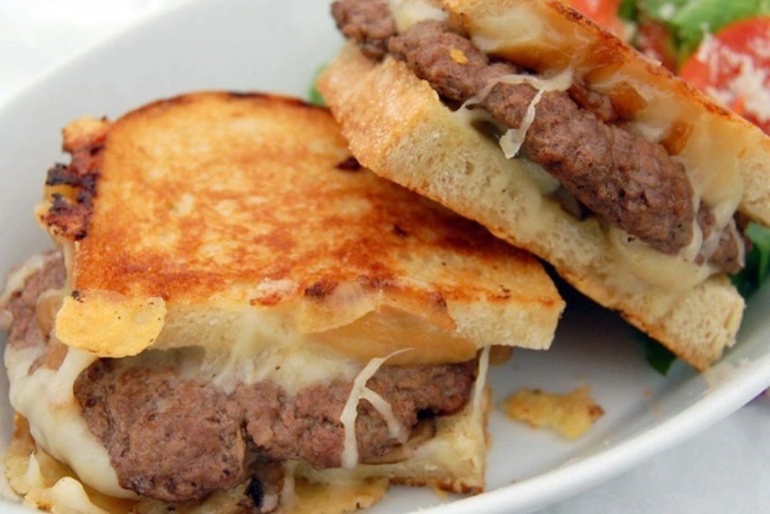 Bữa sáng bánh mì sandwich thịt băm bổ dưỡng cho trẻ