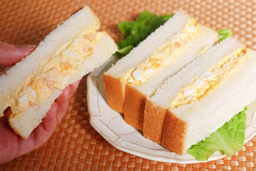 Bữa sáng bánh mì sandwich trứng luộc mayonnaise cho bé