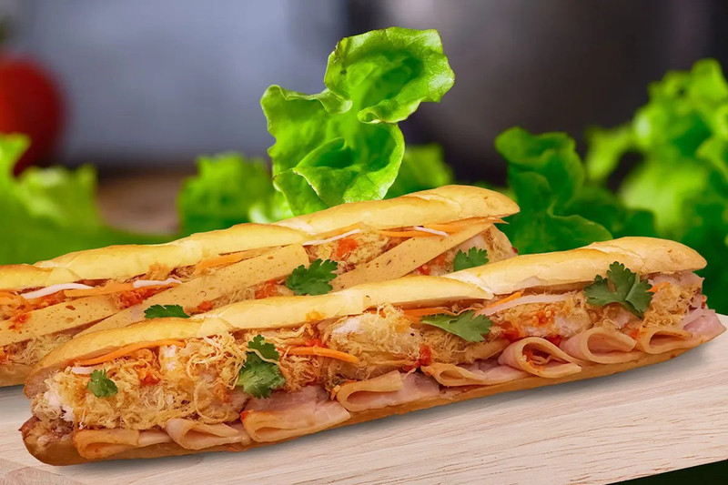 Các loại bánh mì giòn ngon, chuẩn bị cho món bánh mì cay hấp dẫn