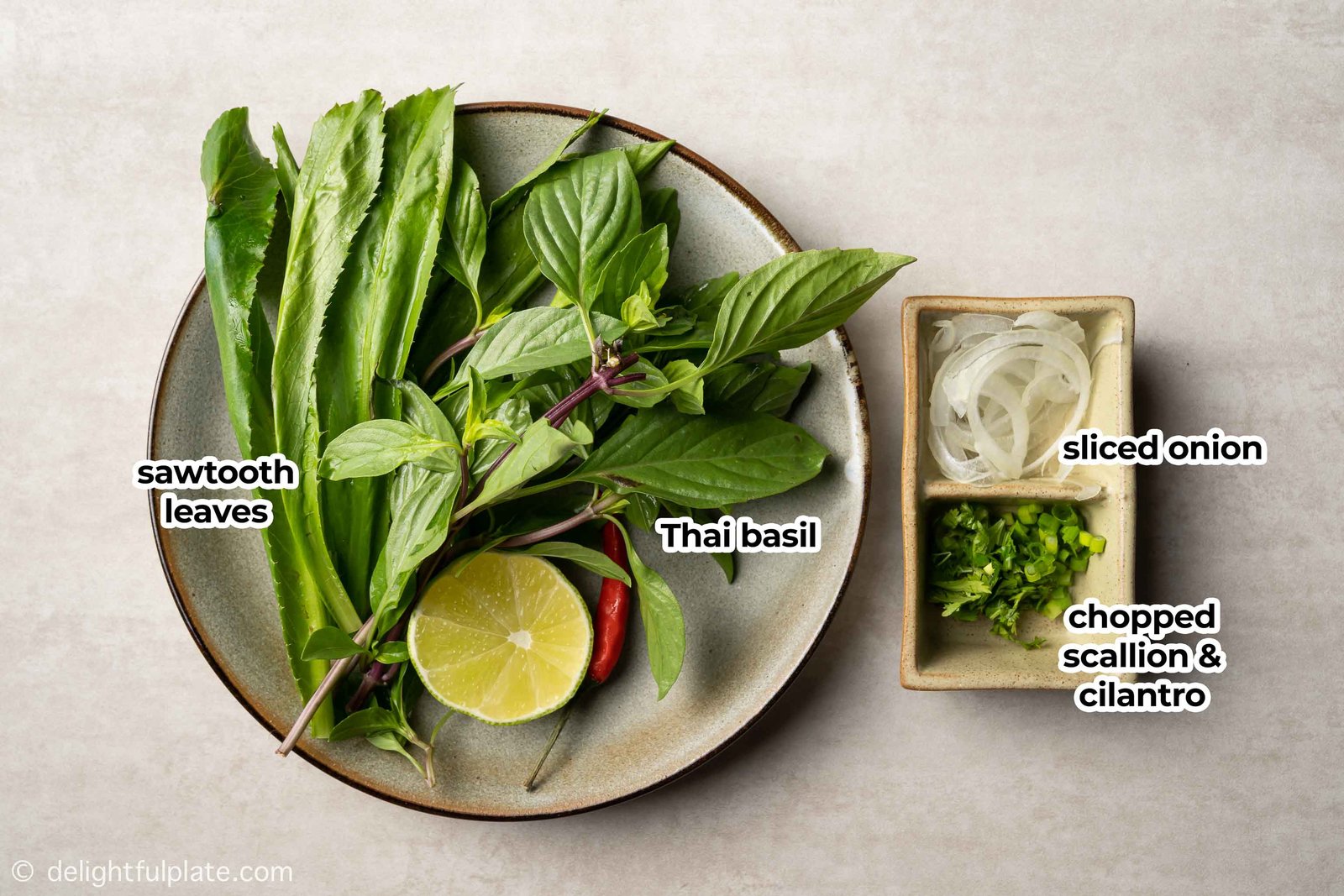 Các loại rau thơm ăn kèm với bò kho bánh mì