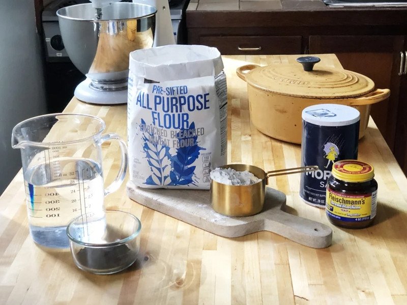 Các nguyên liệu cơ bản để làm bánh mì đen tại nhà