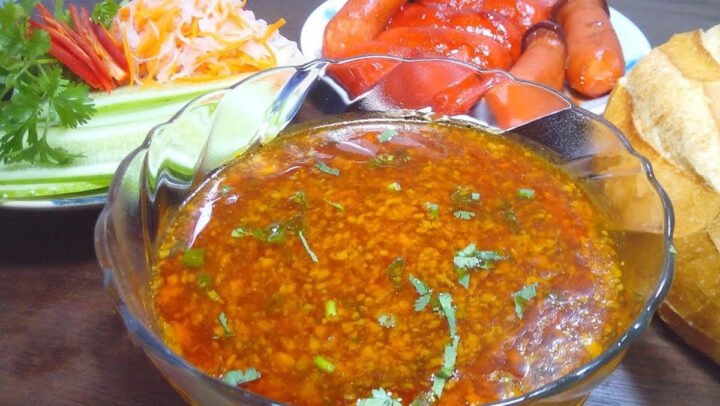 Các nguyên liệu làm nước sốt bánh mì chay thơm ngon