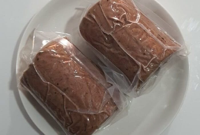 Các nguyên liệu tươi ngon để làm bánh mì chả bò Đà Nẵng