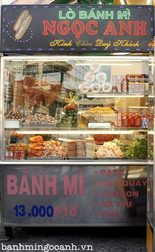 Các nguyên liệu tươi ngon để làm bánh mì xá xíu và xíu mại