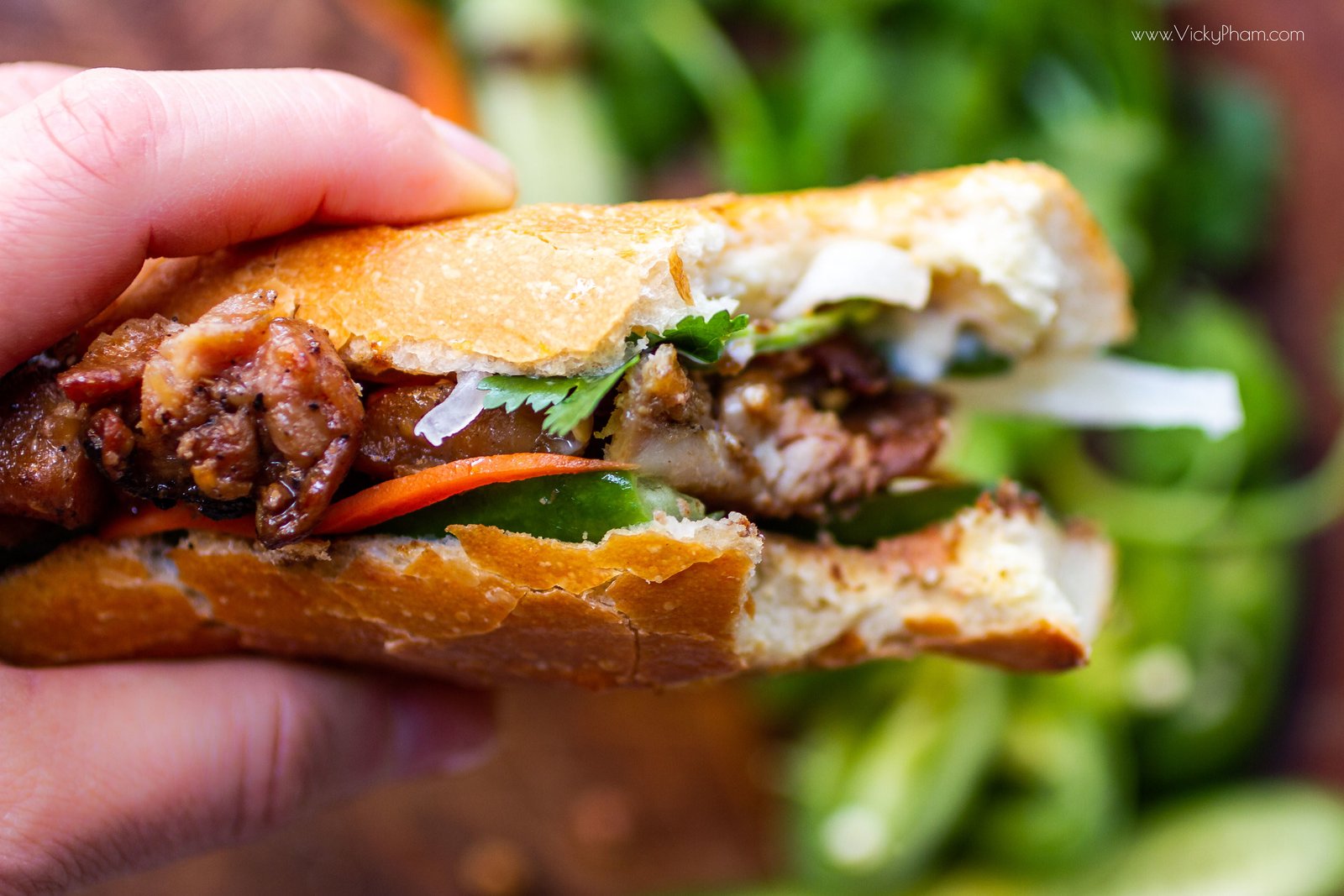 Các thành phần chuẩn bị cho bánh mì gà nướng