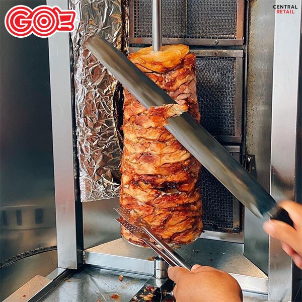 Các thành phần tươi ngon chuẩn bị cho món bánh mì kebab Thổ Nhĩ Kỳ hấp dẫn.