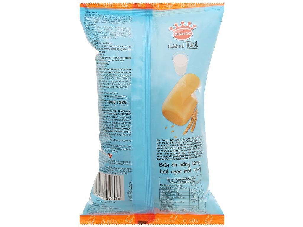 Cận cảnh kết cấu mềm mại bên trong của bánh mì sữa