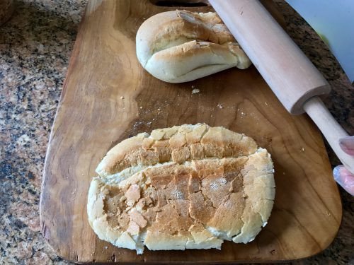 Cán dẹt bánh mì