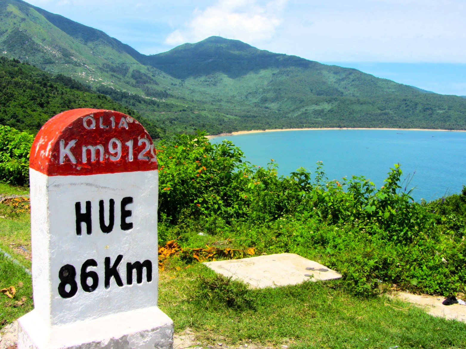 Cảnh biển từ Đèo Hải Vân