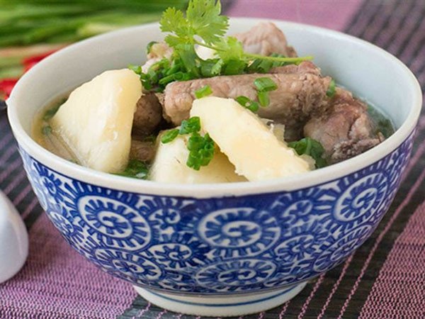 Canh Sa Kê nấu sườn, một món ăn truyền thống từ nguyên liệu cũng dùng khi nấu rượu hoặc làm bánh mì