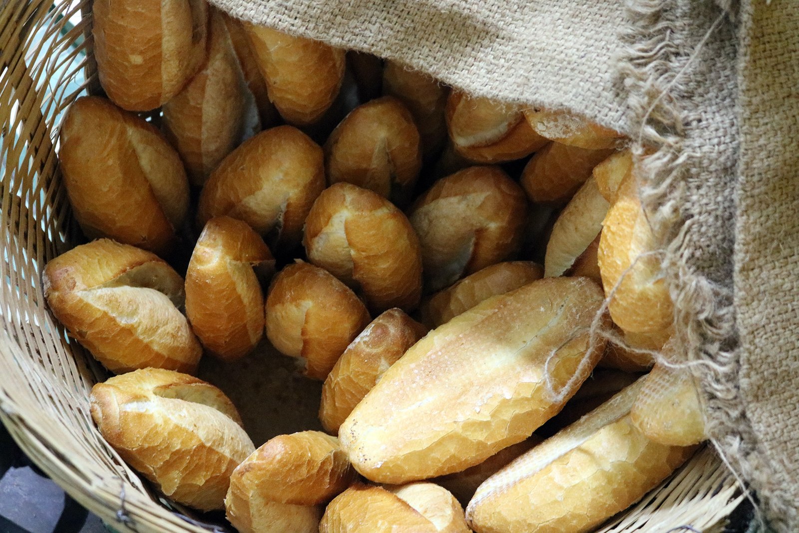 Chén xíu mại hấp dẫn tại quán Bé Linh Đà Lạt