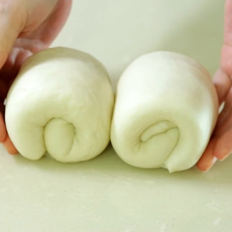 Cuộn bột để tạo hình bánh mì gối sandwich đều đặn