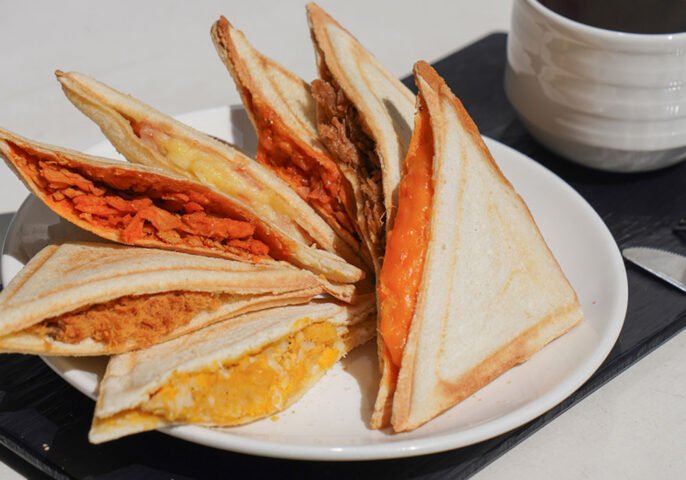 Bánh Mì Xúc Xích Nướng: Món Ăn Sáng Tiện Lợi Khó Cưỡng