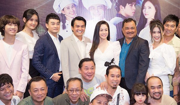 Dàn diễn viên chính của Vua bánh mì phiên bản Việt trong phân cảnh cuối cùng