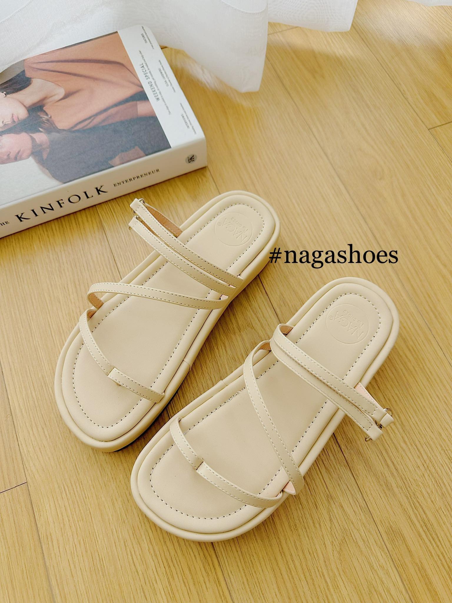 Dép bánh mì xỏ ngón màu kem