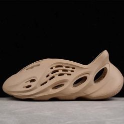 Dép Yeezy Foam Runner màu nâu